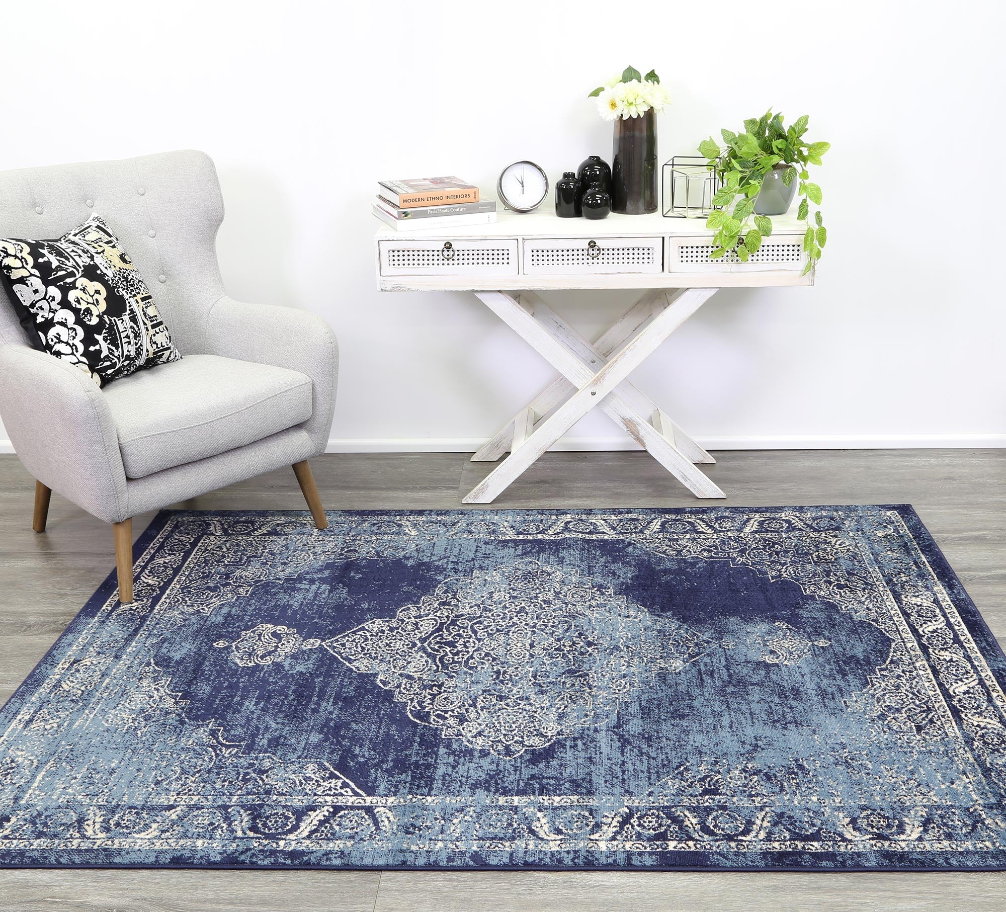 Arya Distressed Navy Rug