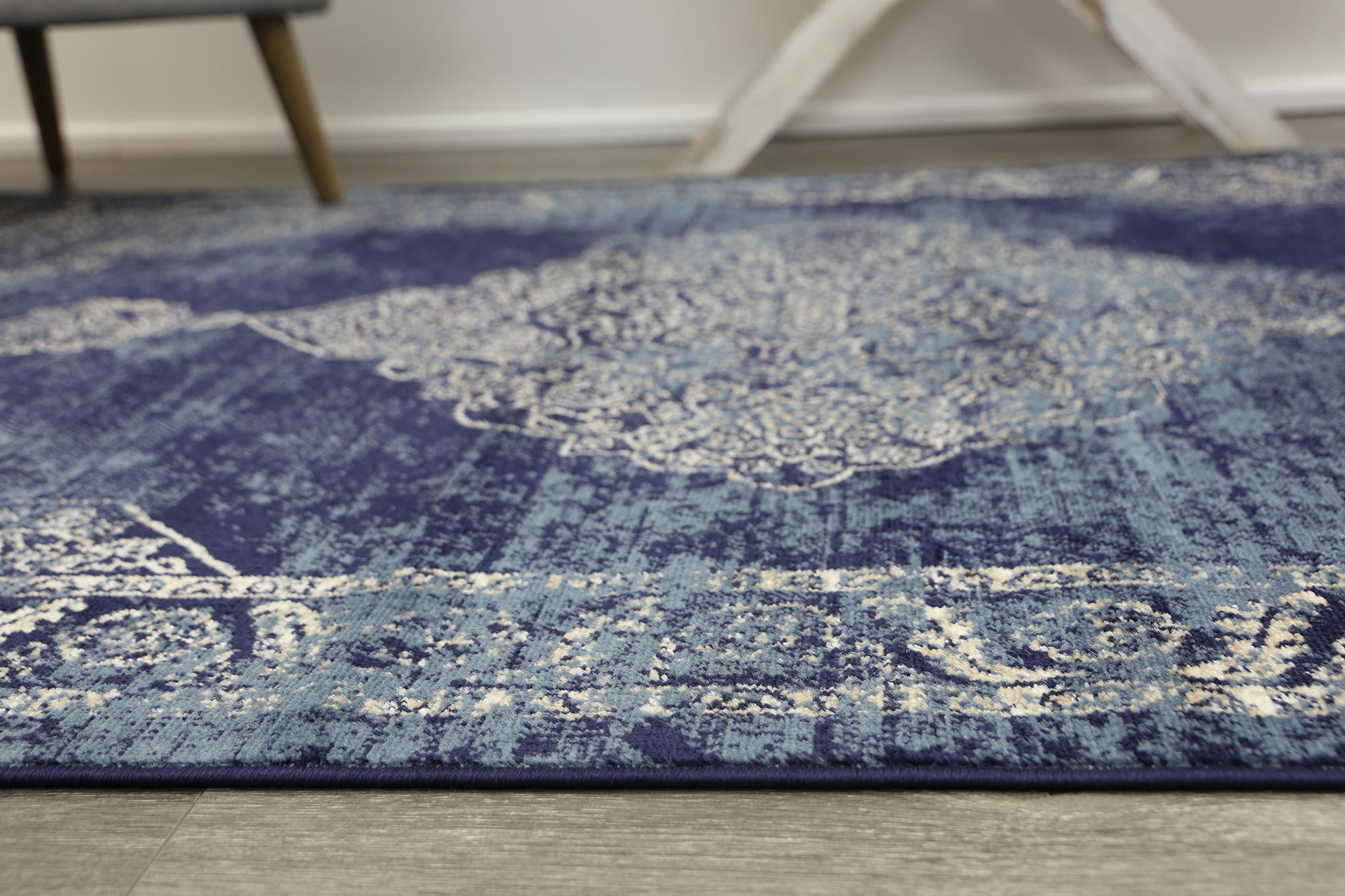 Arya Distressed Navy Rug