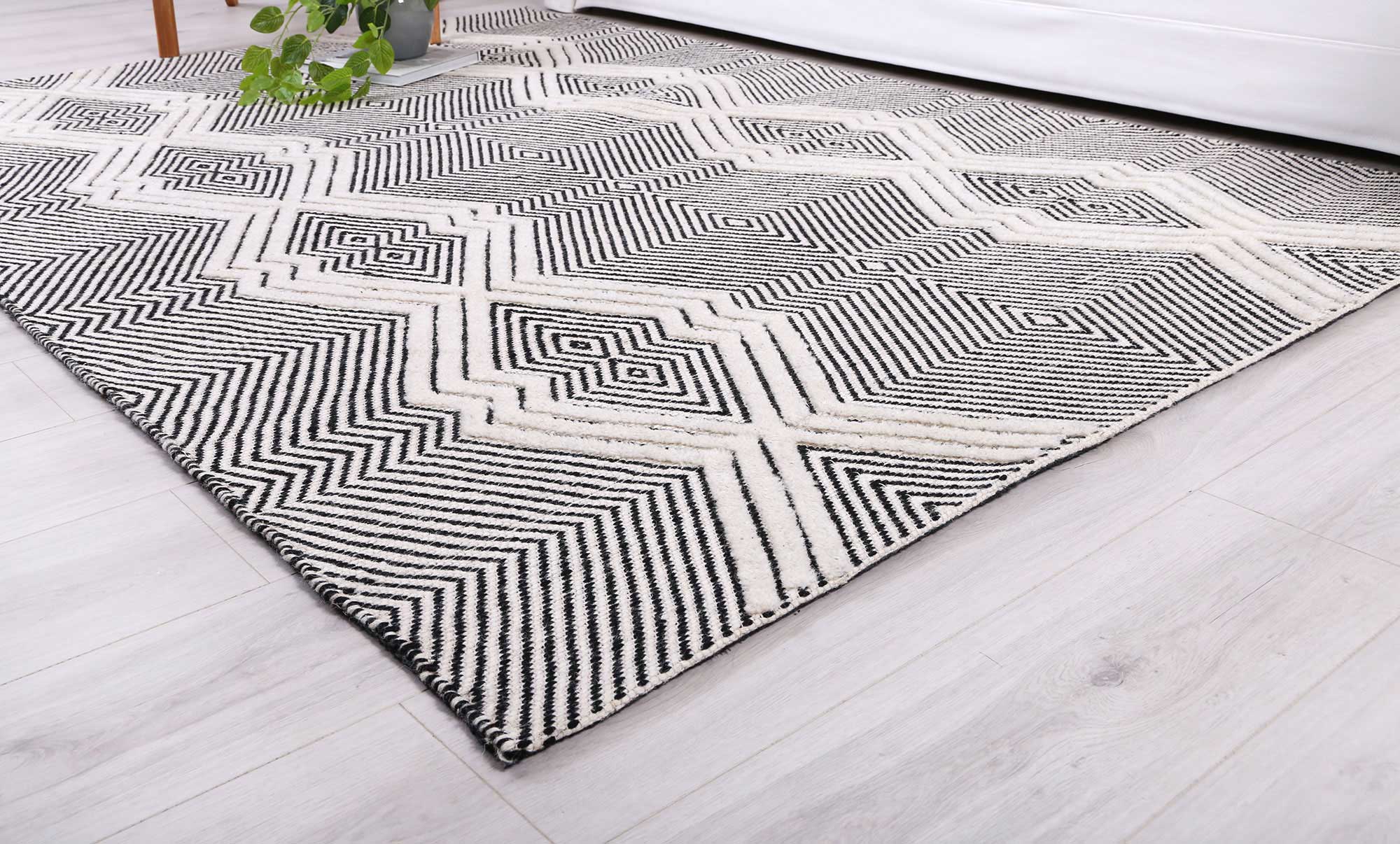 Himalaya Saw Tribal Ivory Wool Rug