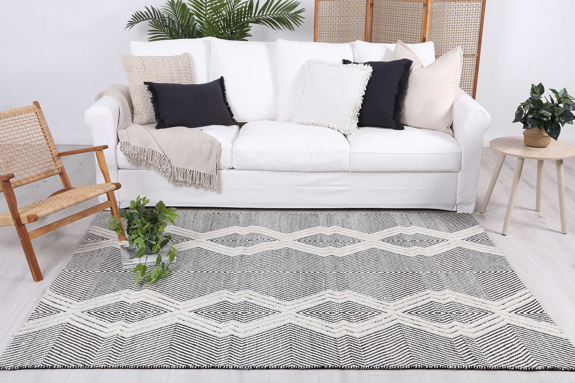 Himalaya Saw Tribal Ivory Wool Rug