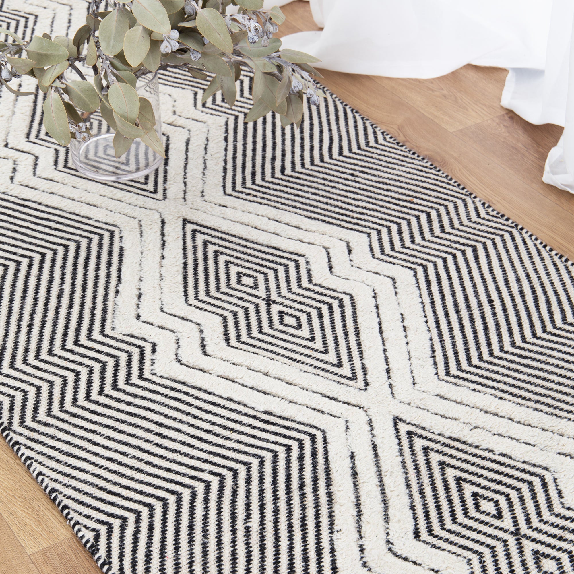 Himalaya Saw Tribal Ivory Wool Rug